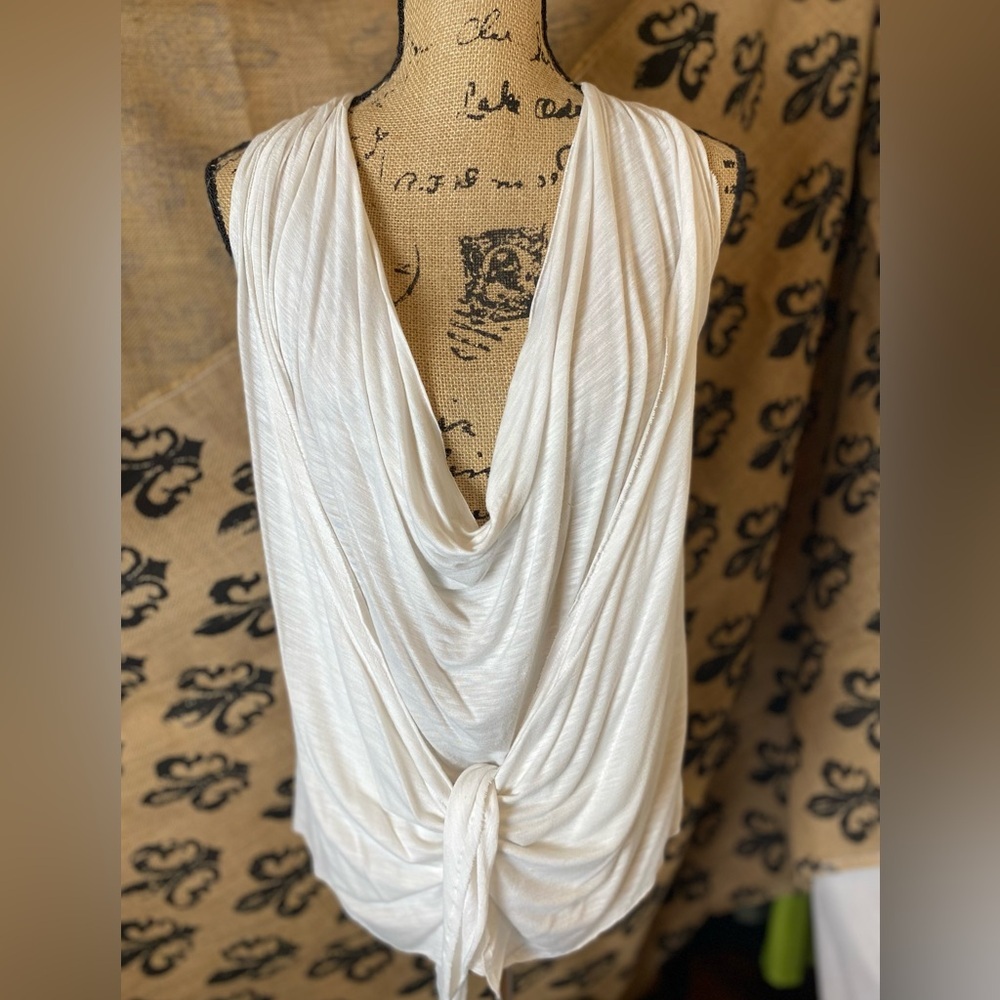 Elan wrap top (white) - Picture 2 of 7